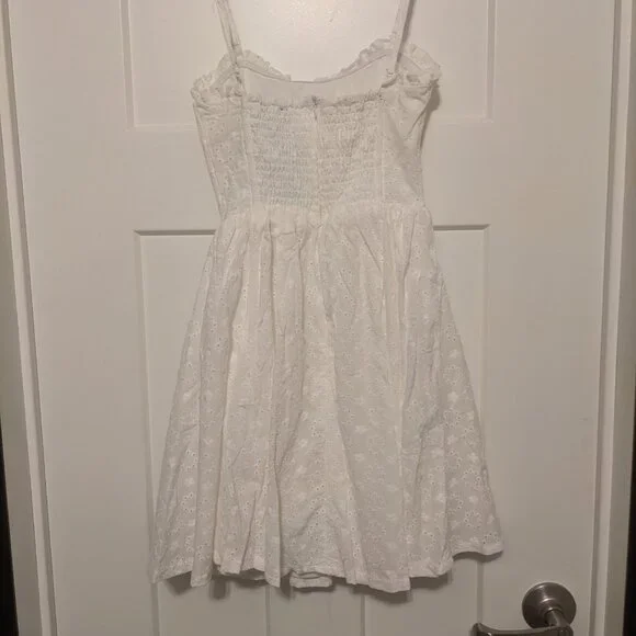 Eyelet white dress - Picture 2 of 4